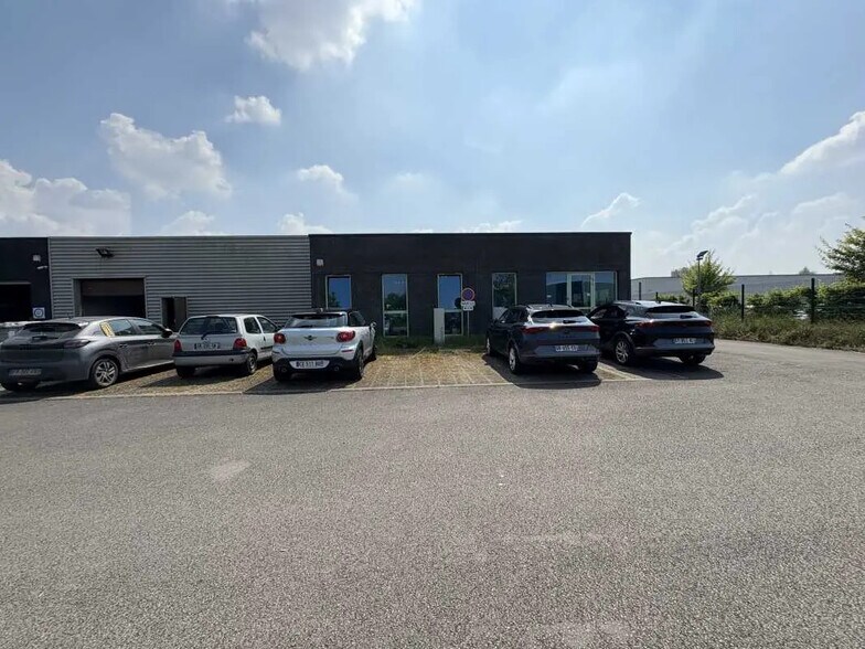 Office in Comines for lease - Building Photo - Image 1 of 5