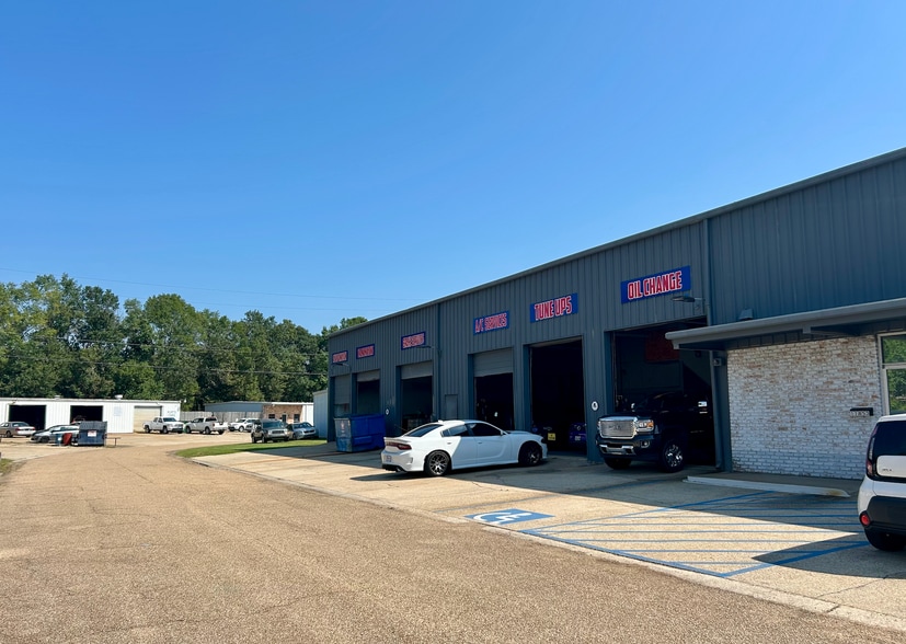 11859 Florida Blvd, Baton Rouge, LA for lease - Building Photo - Image 1 of 8