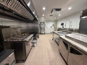 1249-1265 N Vineyard Ave, Ontario, CA for lease Building Photo- Image 2 of 3