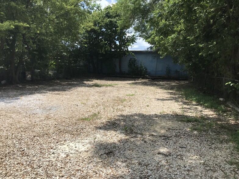 6516 Shirley Ave, Austin, TX for lease - Building Photo - Image 3 of 7