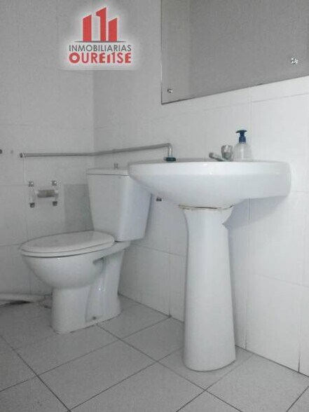Retail in Ourense, Orense for lease - Building Photo - Image 1 of 9