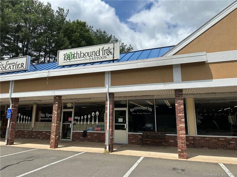 141 Main St, New Hartford, CT 06057