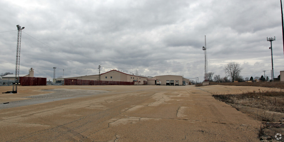 6718 W Plank Rd, Peoria, IL for sale - Primary Photo - Image 1 of 1