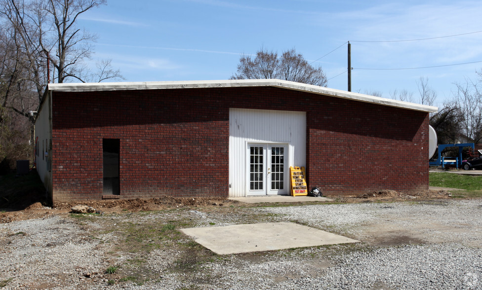 1922 Winfield Rd, Winfield, WV for sale - Primary Photo - Image 1 of 1