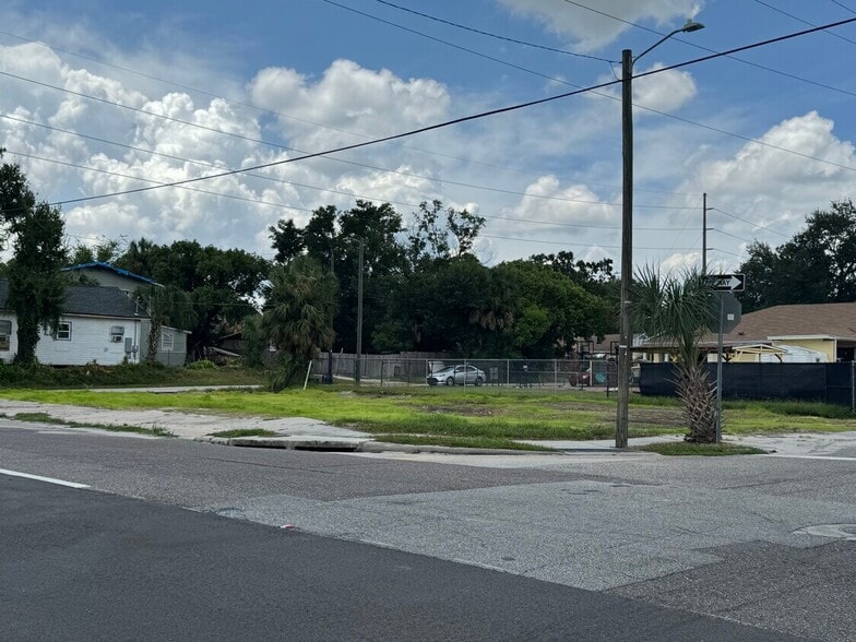 2804 E Columbus Dr, Tampa, FL for sale - Primary Photo - Image 1 of 6