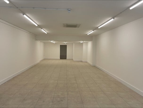 2-3 Silver St, Trowbridge for lease - Interior Photo - Image 2 of 2