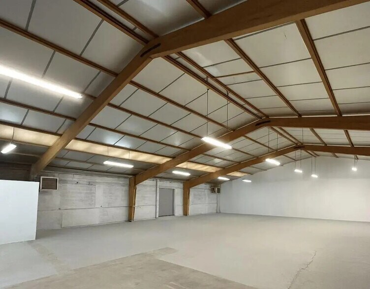 Industrial in Bouguenais for lease - Interior Photo - Image 3 of 5
