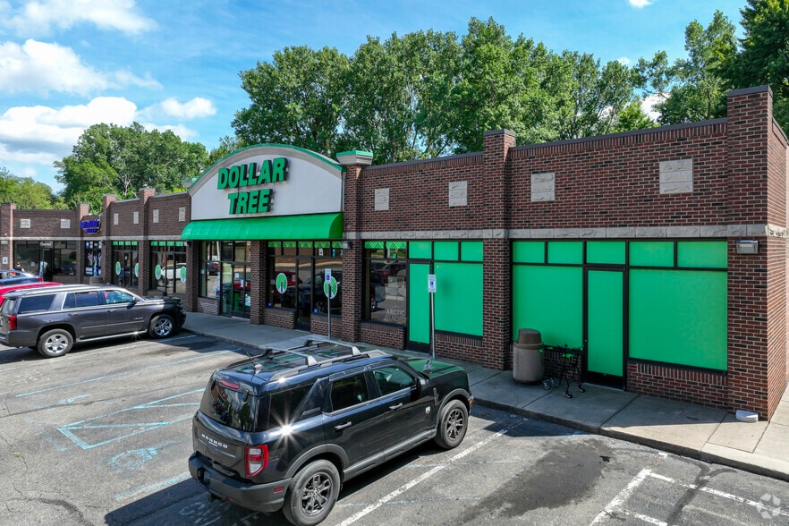 35681-35809 Van Born Rd, Romulus, MI for lease - Primary Photo - Image 2 of 2