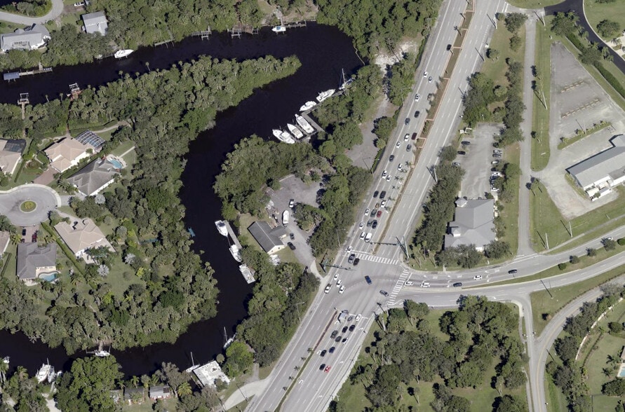 7290 S Kanner Hwy, Stuart, FL for sale - Building Photo - Image 2 of 3