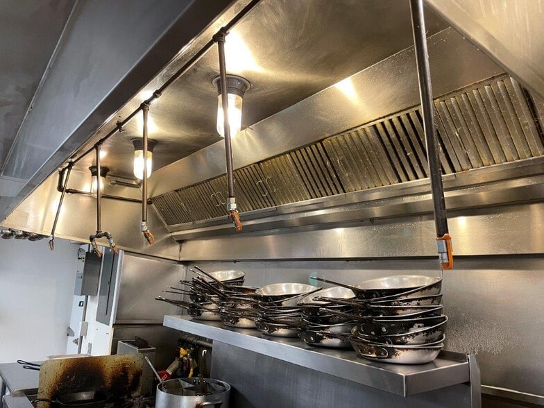 834 Federal Rd, Brookfield, CT for lease - Interior Photo - Image 3 of 18