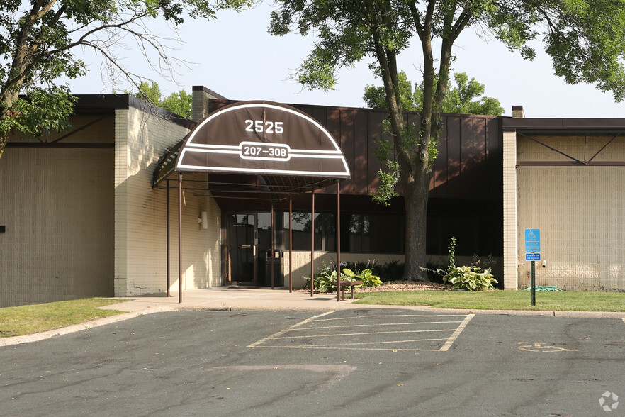 2525 Nevada Ave N, Golden Valley, MN for lease - Building Photo - Image 2 of 21