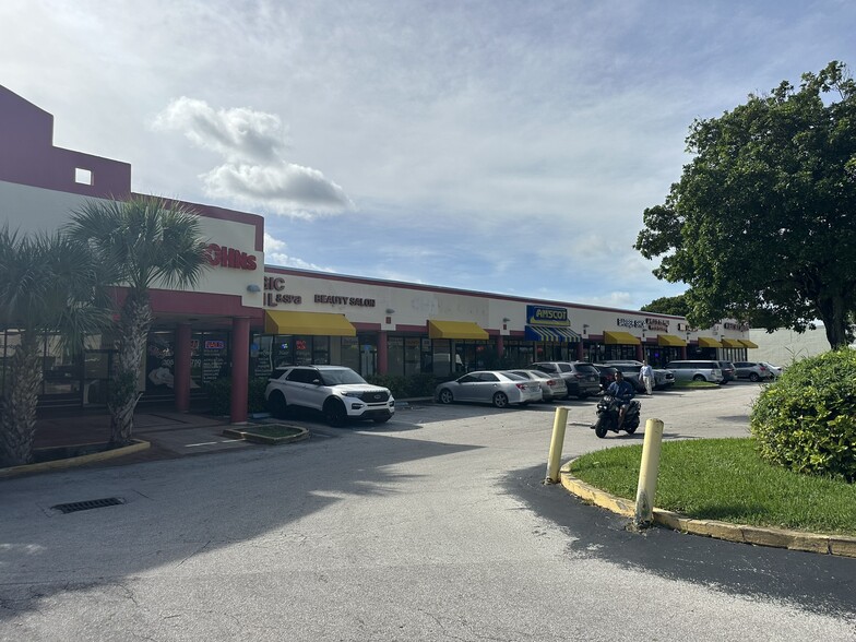 19325-19371 S Dixie Hwy, Miami, FL for lease - Building Photo - Image 2 of 12