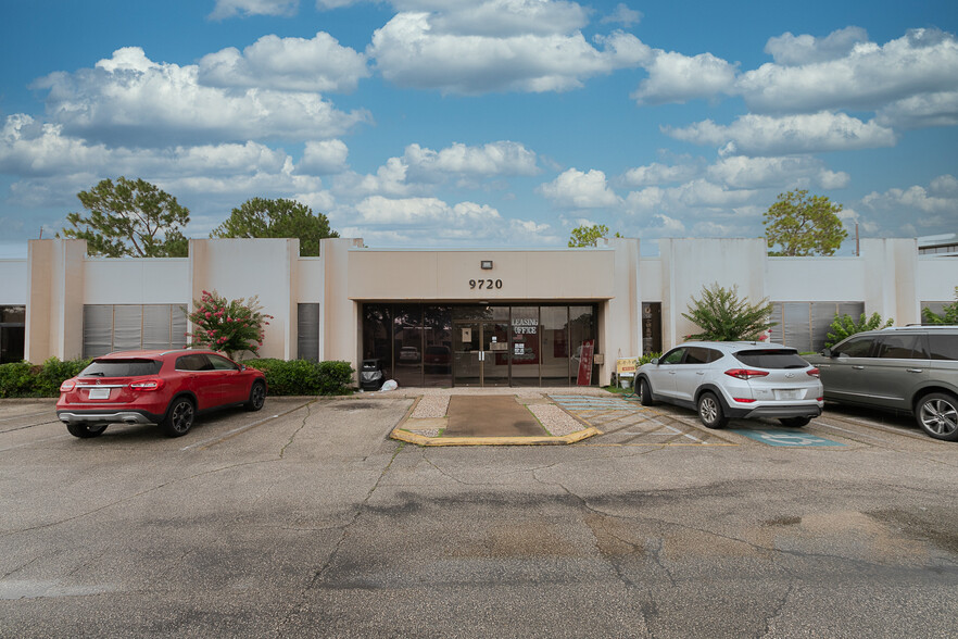 9720 Town Park, Houston, TX for sale - Building Photo - Image 1 of 1