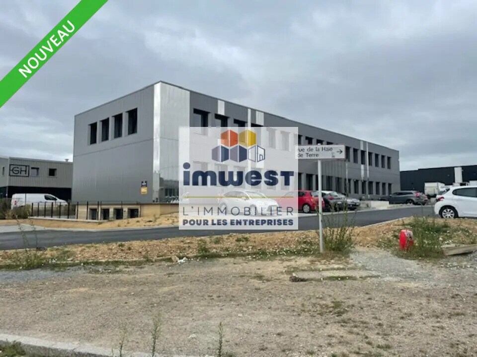 Office in Le Rheu for lease Building Photo- Image 1 of 8