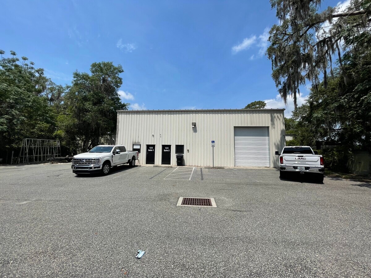 125 Montclair Rd, Leesburg, FL 34748