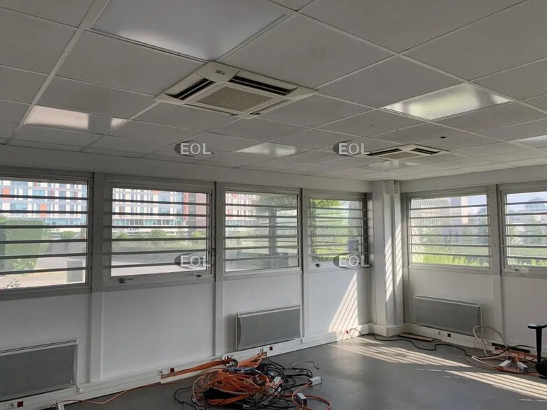 Industrial in Massy for lease - Interior Photo - Image 2 of 3