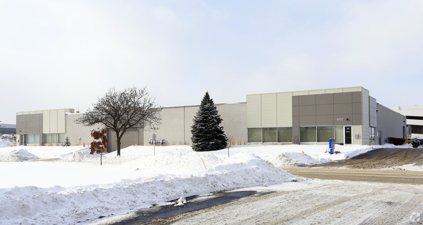 640-650 Blackhawk Dr, Westmont, IL 60559 | LoopNet.com
