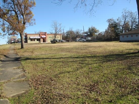 702 E Jackson St, Hugo, OK for sale - Primary Photo - Image 1 of 1