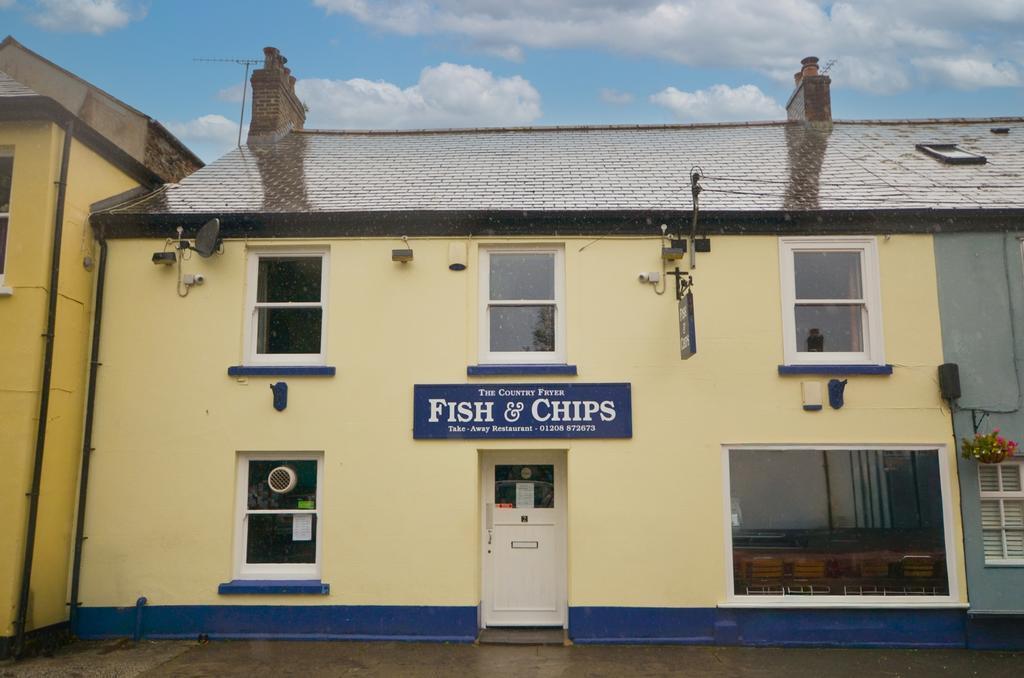 2 Parade Sq, Lostwithiel for sale Building Photo- Image 1 of 33