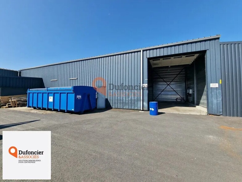 Flex in Poitiers for lease - Building Photo - Image 2 of 5