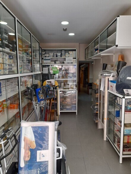 Retail in Cáceres, Cáceres for sale - Building Photo - Image 2 of 5