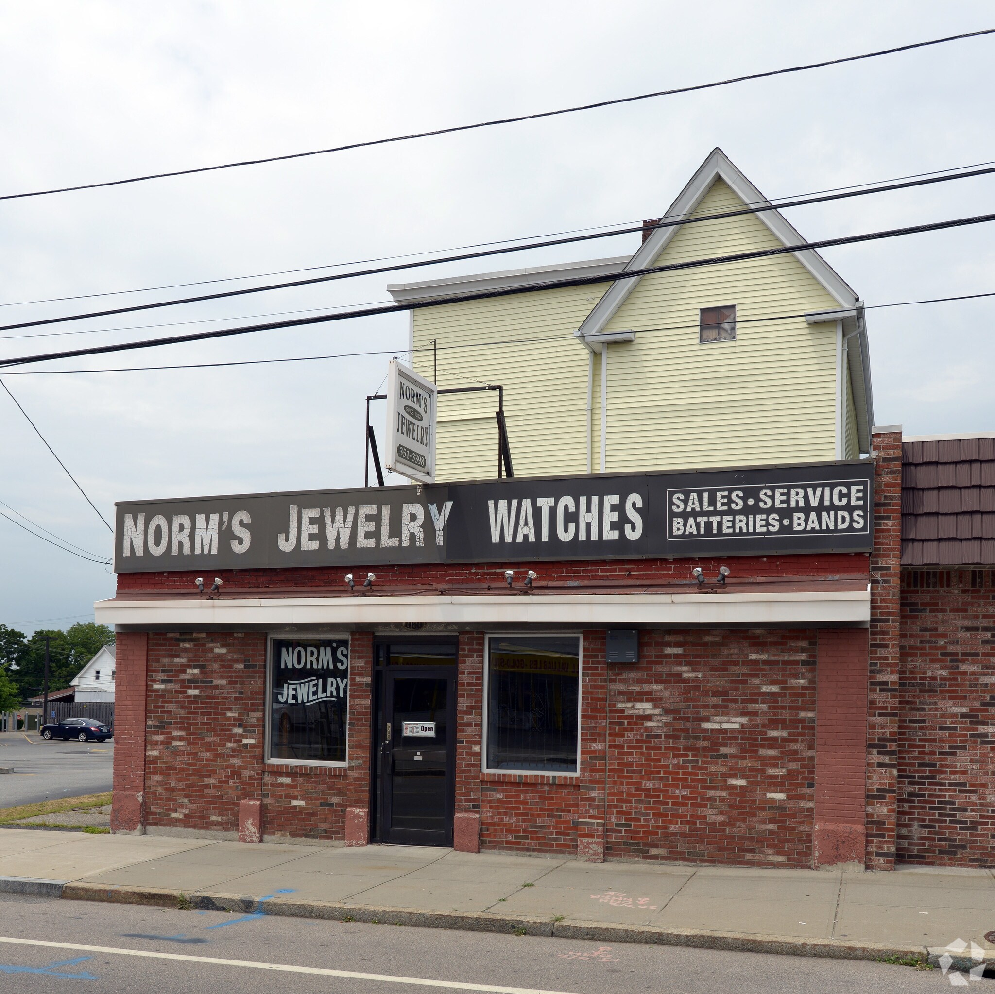 11581160 N Main St, Providence, RI 02906 Max Formal Co.