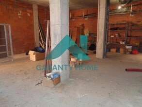 Retail in Cáceres, Cáceres for lease Interior Photo- Image 2 of 3