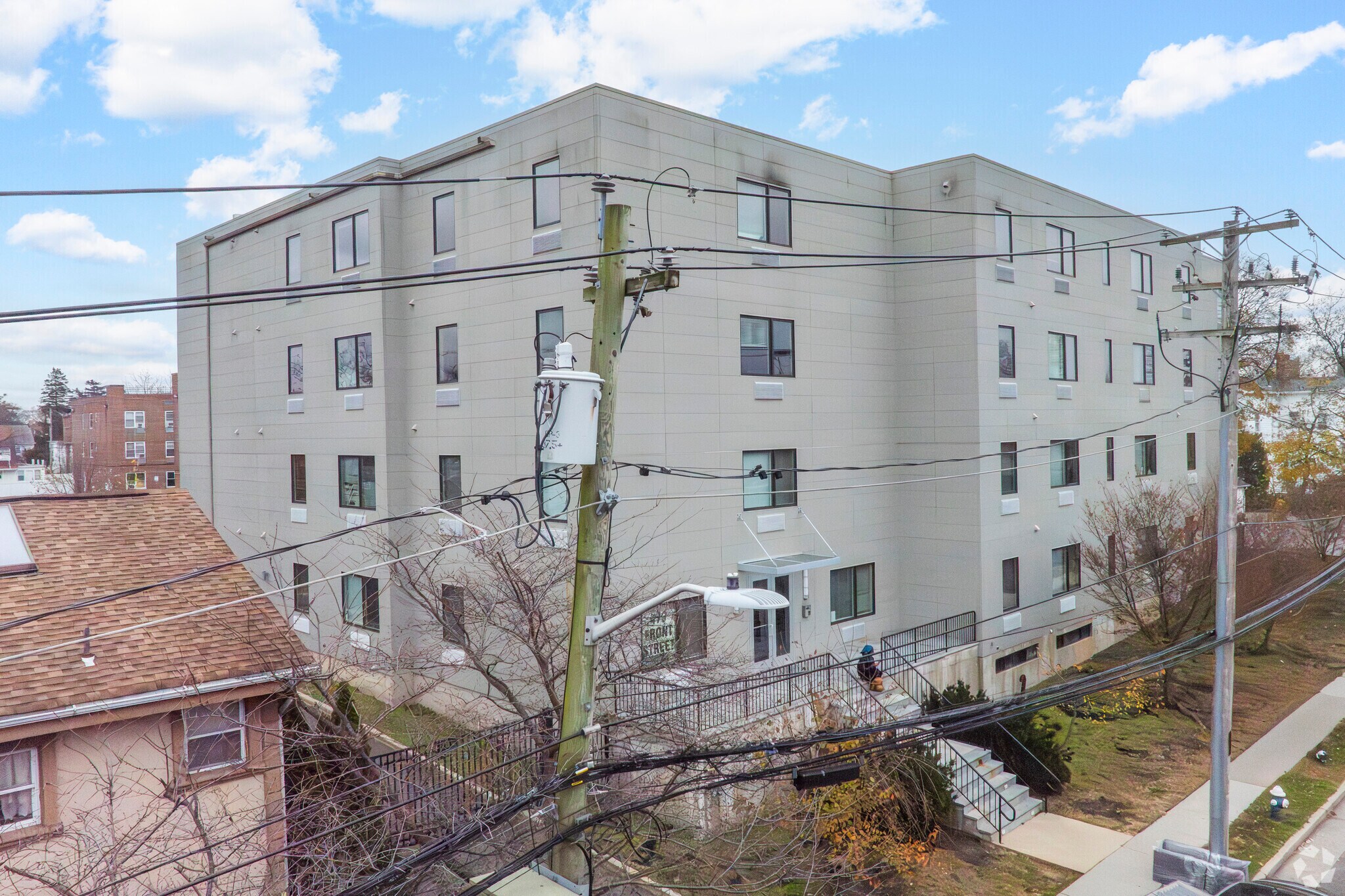 479 Front St, Hempstead, NY for sale Primary Photo- Image 1 of 1