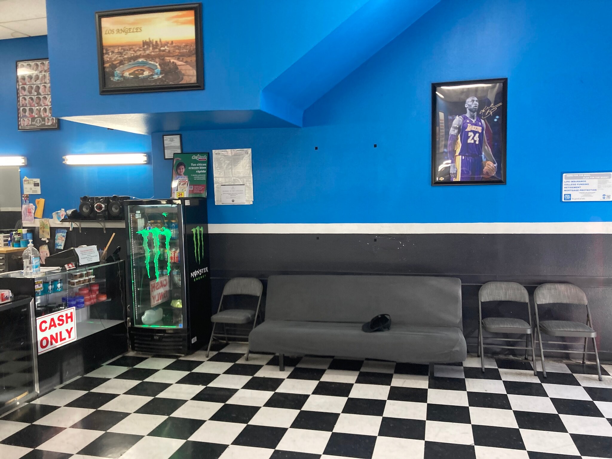 7335 Van Nuys Blvd, Van Nuys, CA 91405 1,000 SF of retail &r 20,000