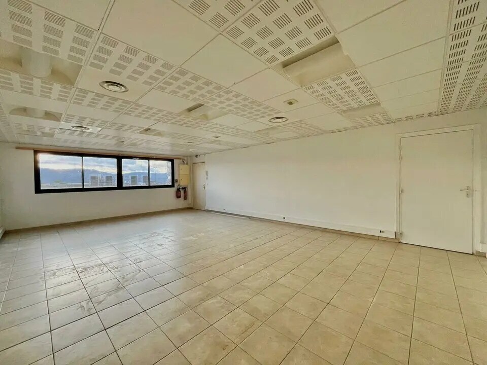 Office in Mouans-Sartoux for sale Interior Photo- Image 1 of 9