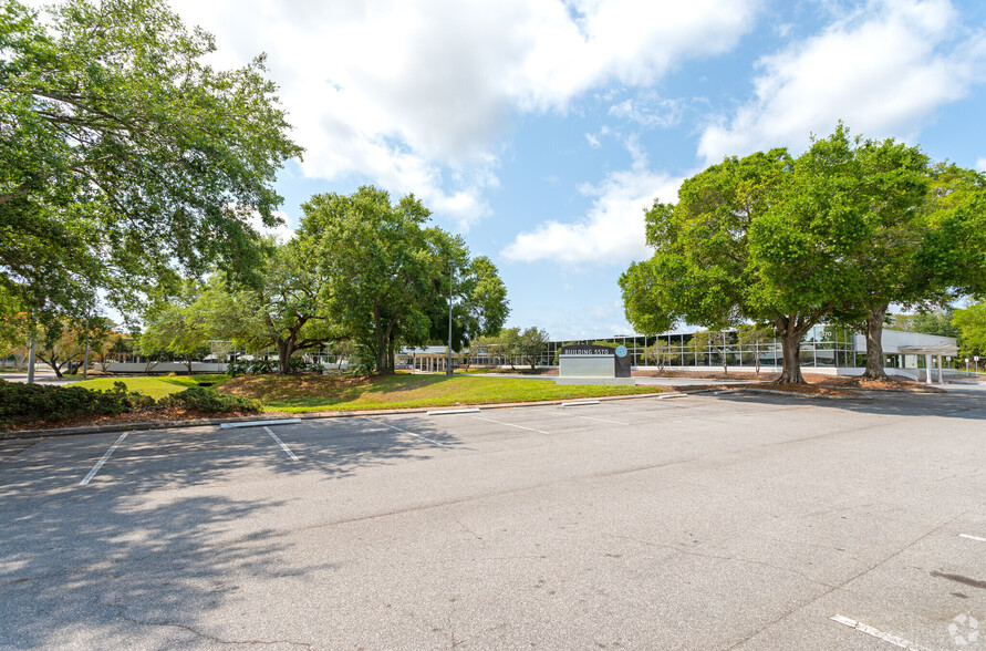 5570 W Idlewild Ave, Tampa, FL for lease - Building Photo - Image 1 of 1