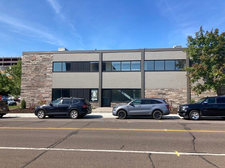 1105 E Superior St, Duluth, MN for lease - Building Photo - Image 1 of 26