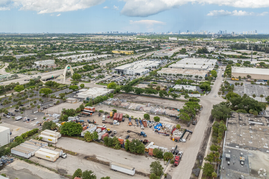 1400 NW 165th st, Miami Gardens, FL for lease - Building Photo - Image 1 of 13