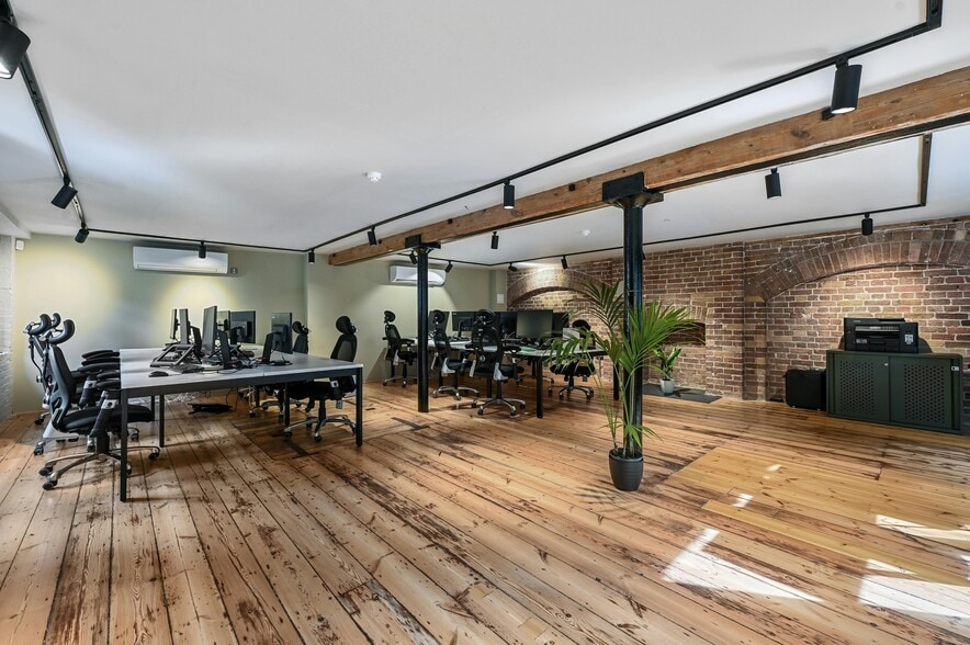 81A Endell St, London for lease - Interior Photo - Image 2 of 36