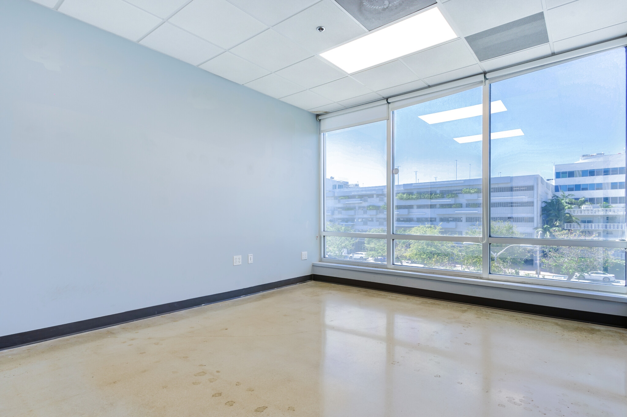 1680 Meridian Ave, Miami Beach, FL for lease Building Photo- Image 1 of 27