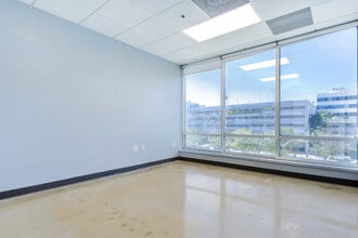 1680 Meridian Ave, Miami Beach, FL for lease Building Photo- Image 1 of 27
