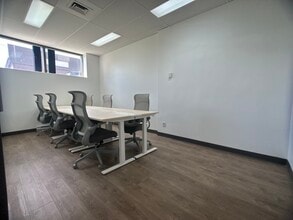 5675 Ch De Chambly, Saint-hubert, QC for lease Interior Photo- Image 2 of 9