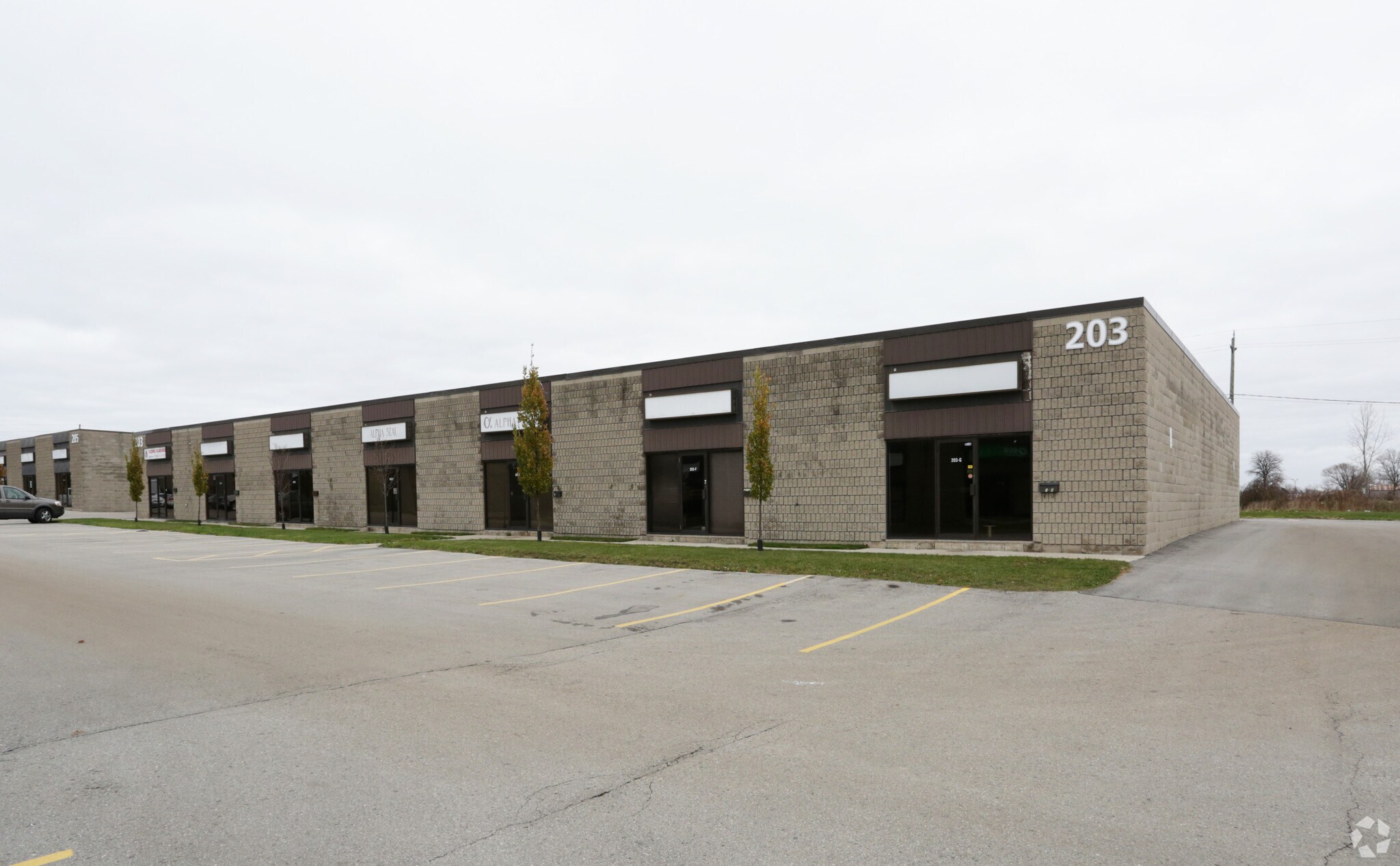 203 Exeter Rd, London, ON for sale Primary Photo- Image 1 of 1