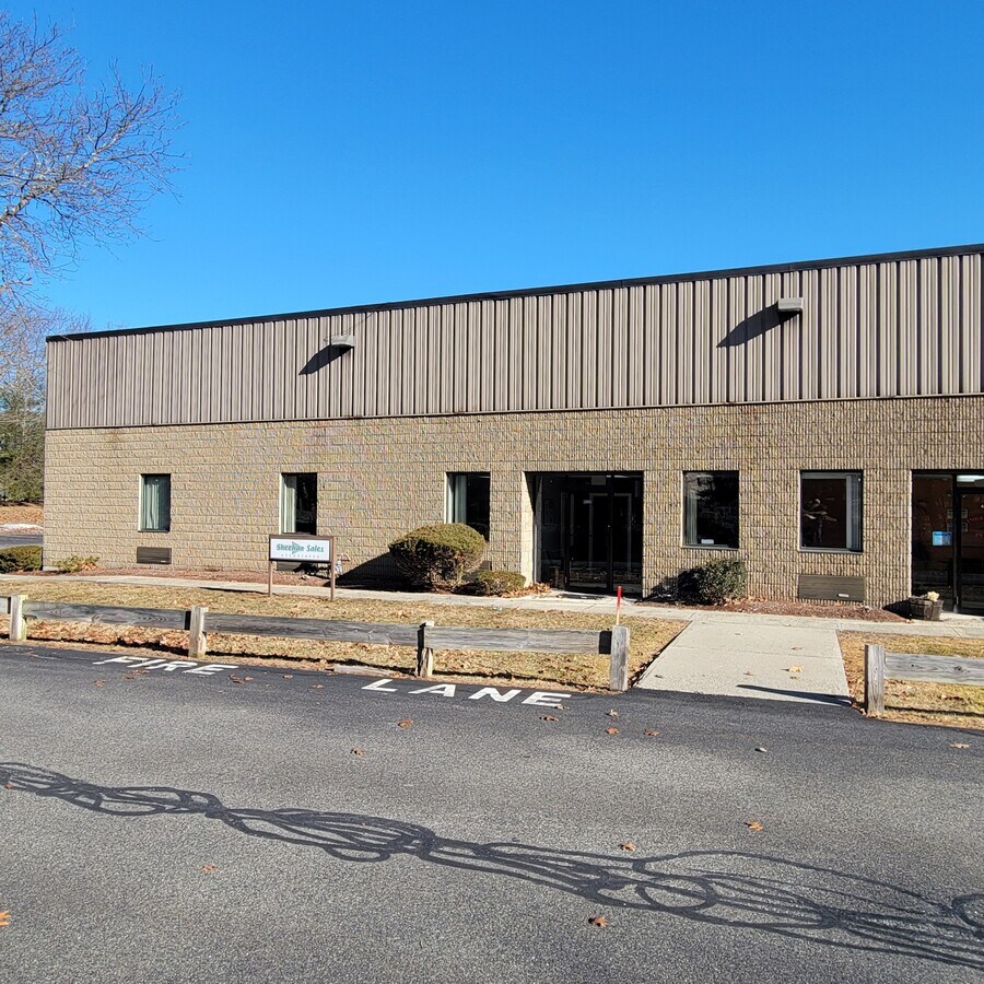 422 Boston St, Topsfield, MA 01983