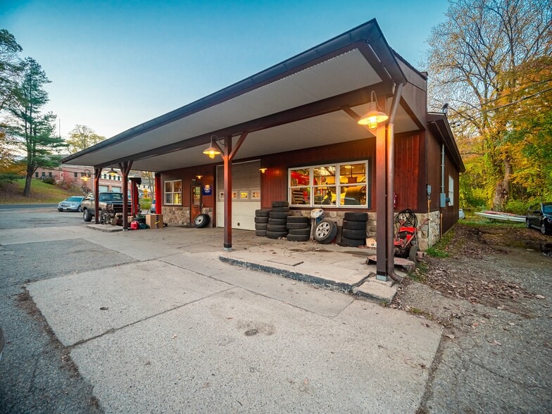 2 Route 39 N, Sherman, CT for sale - Primary Photo - Image 1 of 1