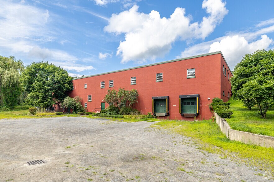 1 Main St, Shirley, MA for sale - Building Photo - Image 1 of 1