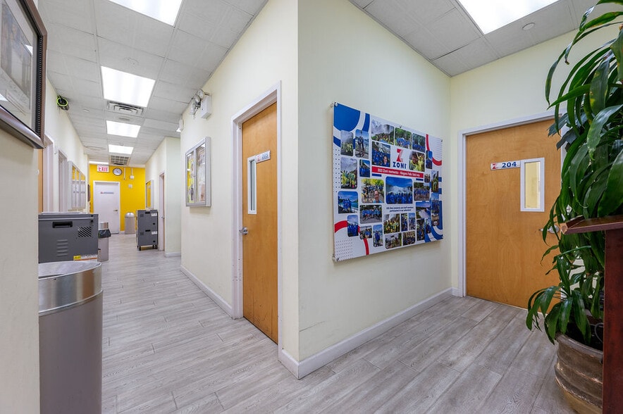 78-14 Roosevelt Ave, Jackson Heights, NY for sale - Building Photo - Image 3 of 11