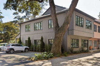 18 Executive Park Rd, Hilton Head Island, SC for lease Building Photo- Image 2 of 13