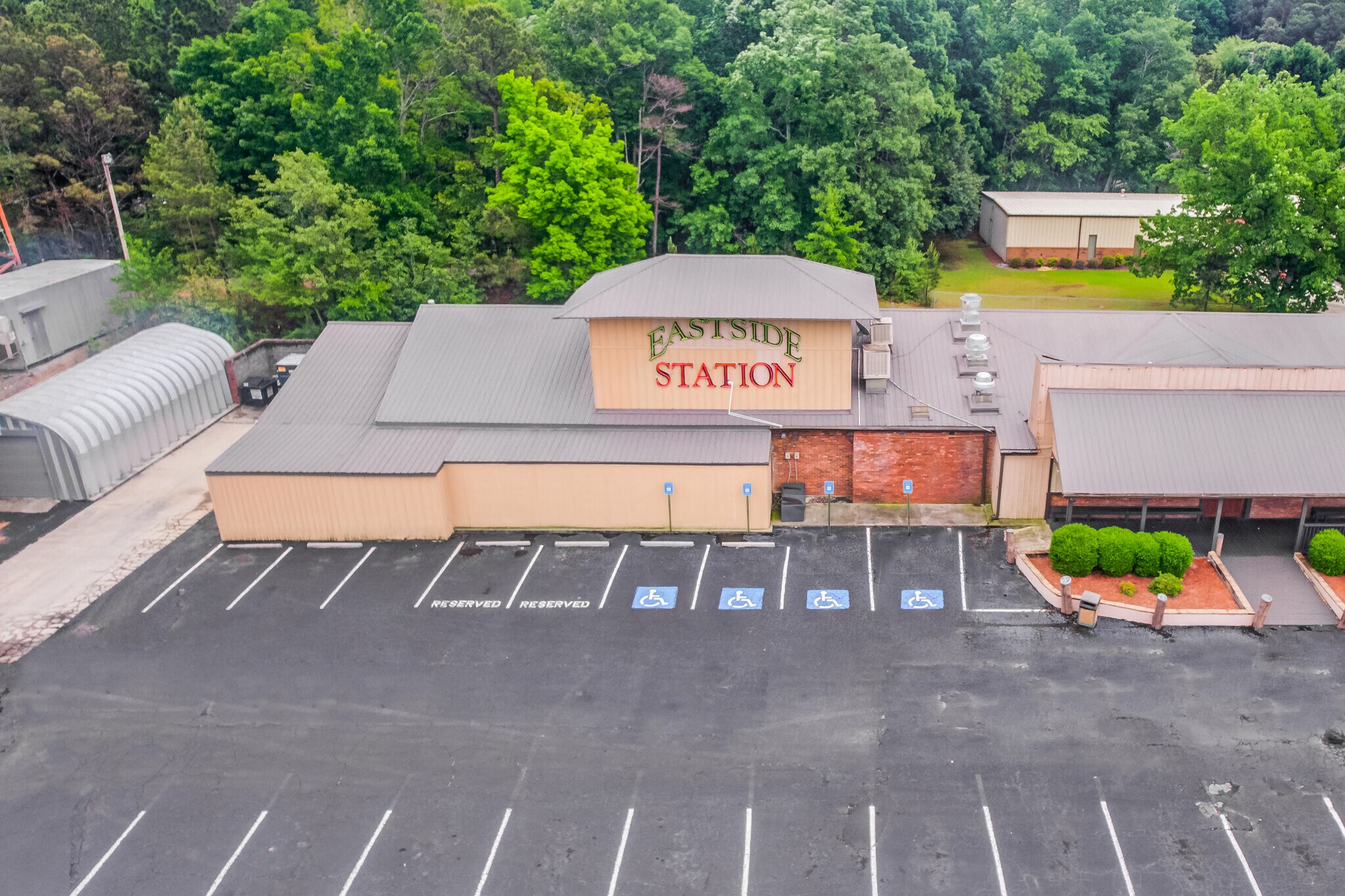 2166 Highpoint Rd, Snellville, GA 30078 East Side Grill