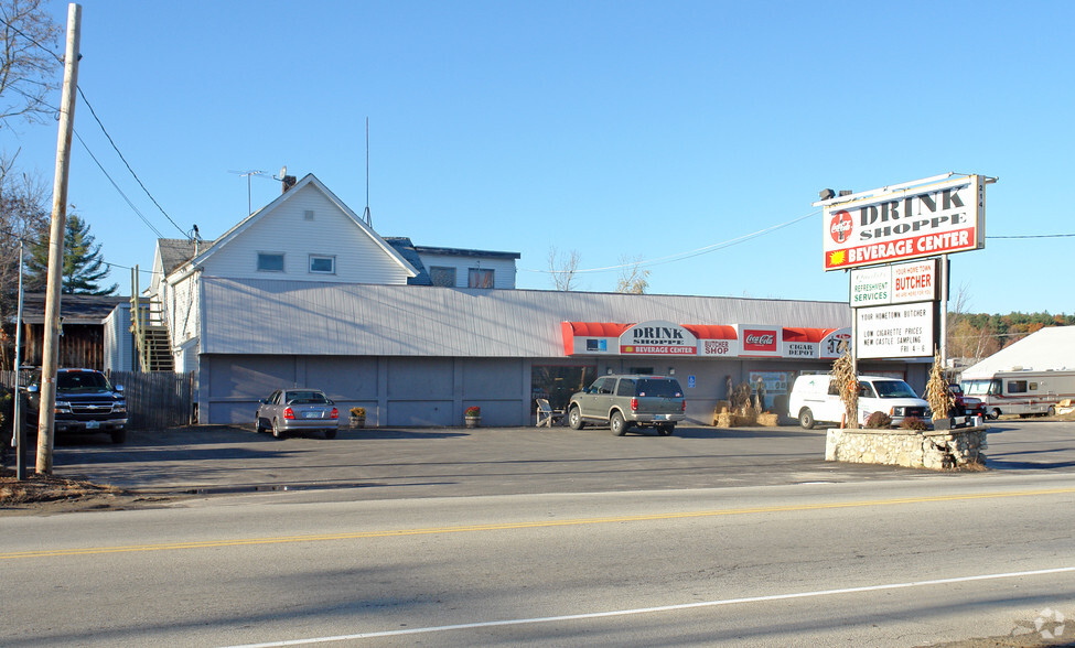 214-218 Central St, Hudson, NH for lease - Building Photo - Image 3 of 5