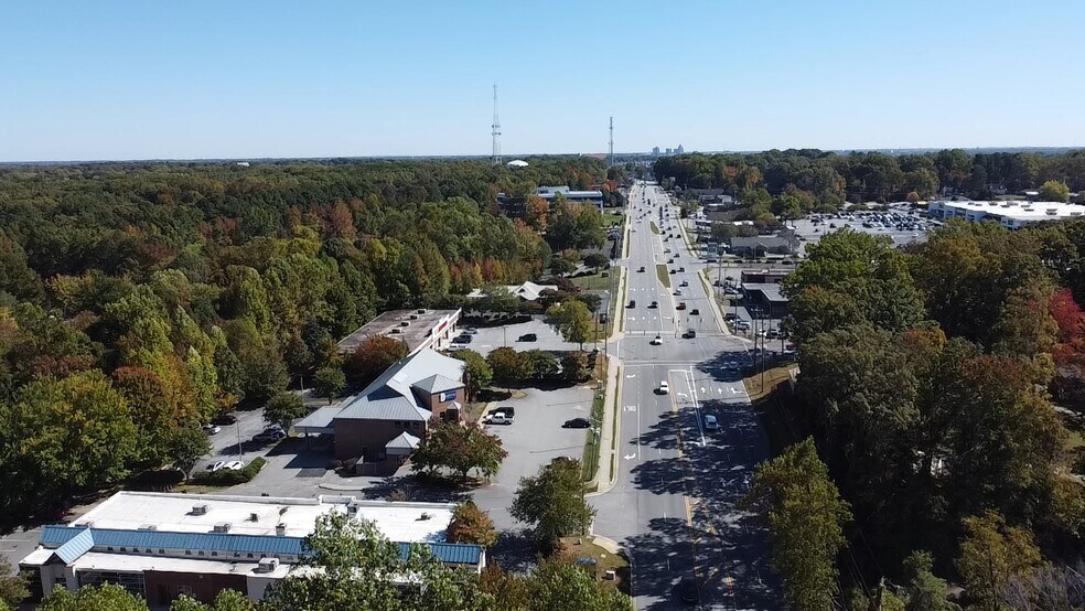 3420 & 3422 Battleground Ave, Greensboro, NC for lease - Aerial - Image 3 of 4