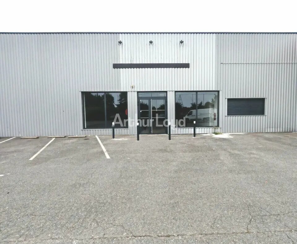 Retail in Reims for lease Building Photo- Image 1 of 8