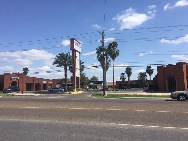 6423 McPherson Rd, Laredo, TX for sale Primary Photo- Image 1 of 1