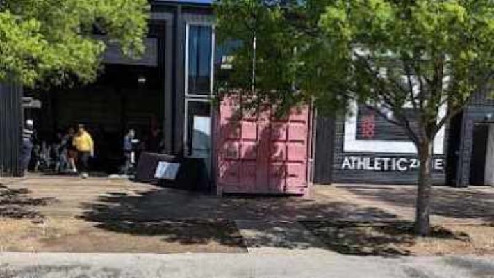 423 Singleton Blvd, Dallas, TX for sale Primary Photo- Image 1 of 1