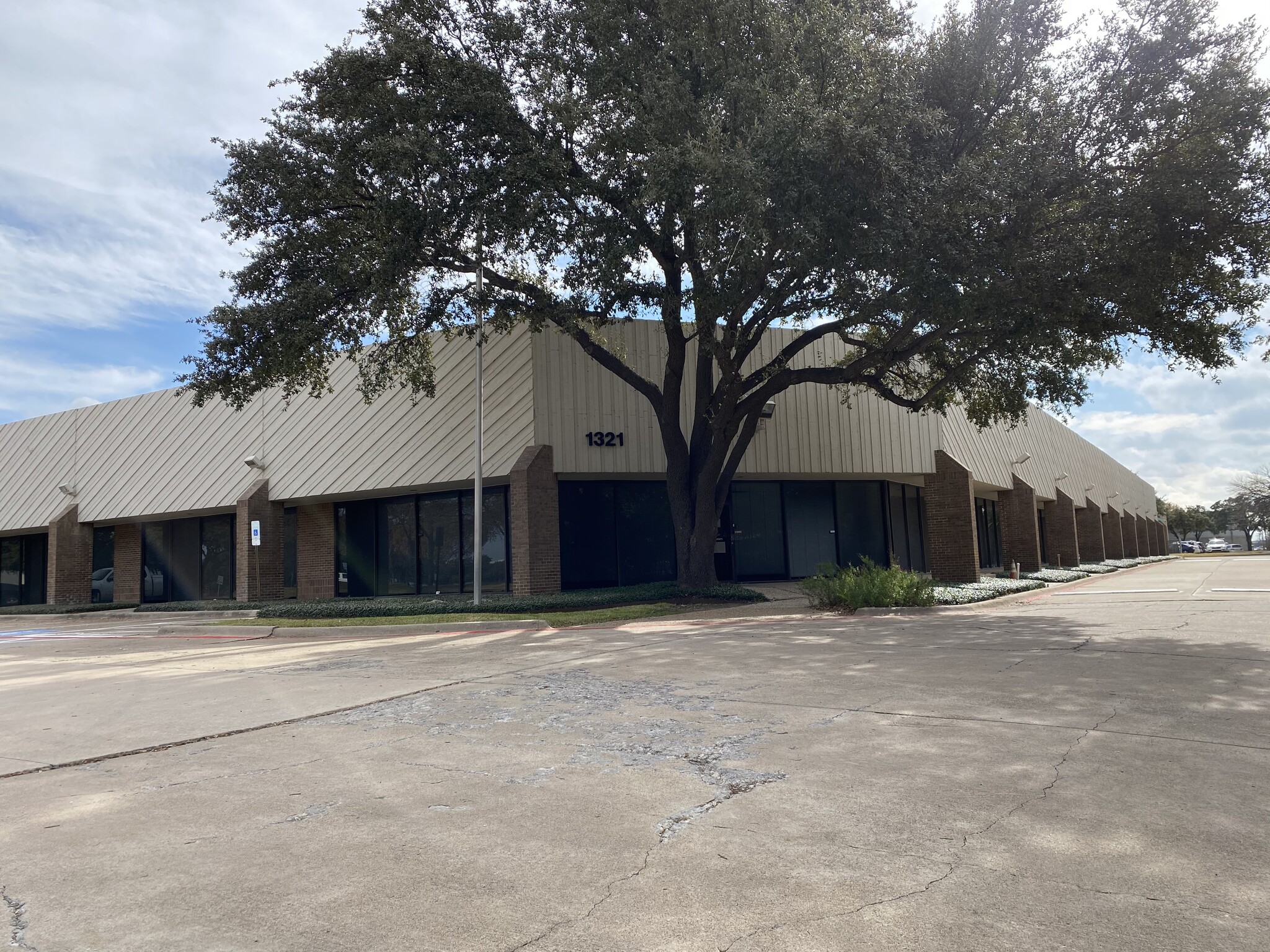 1321 Valwood Pky, Carrollton, TX 75006 - Building 2, Suite 600 | LoopNet